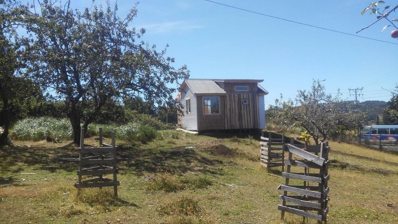 فيلا كاستروفي La Petite Cabane De Putemun المظهر الخارجي الصورة